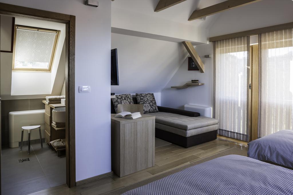 Guest House Kalska Domacija Semic Bilik gambar